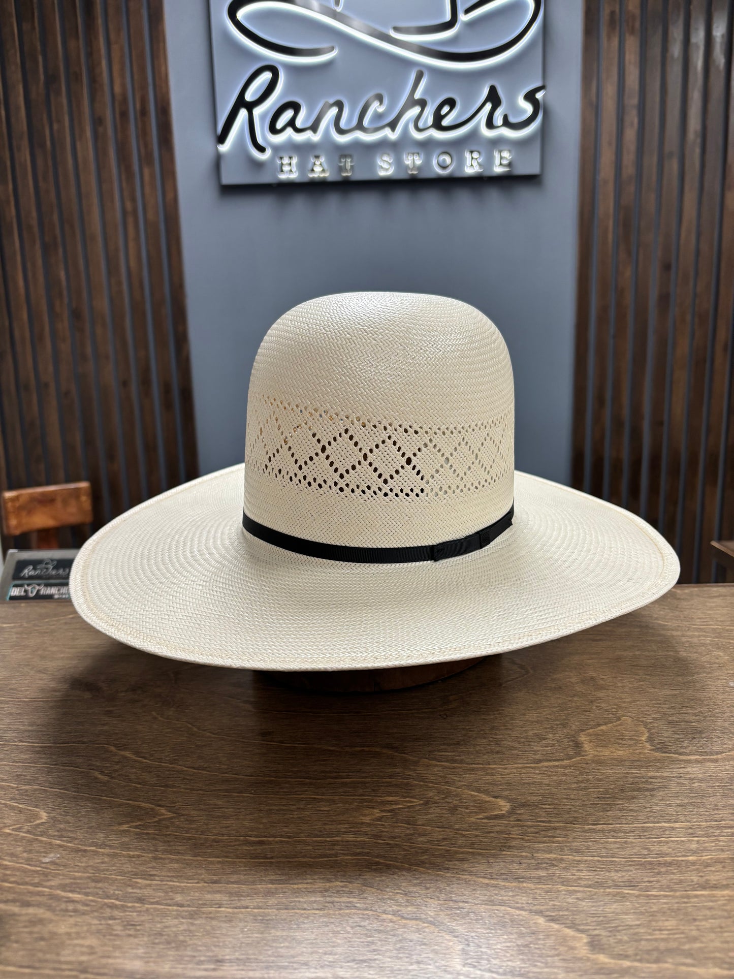 Biggar Hats-Garland