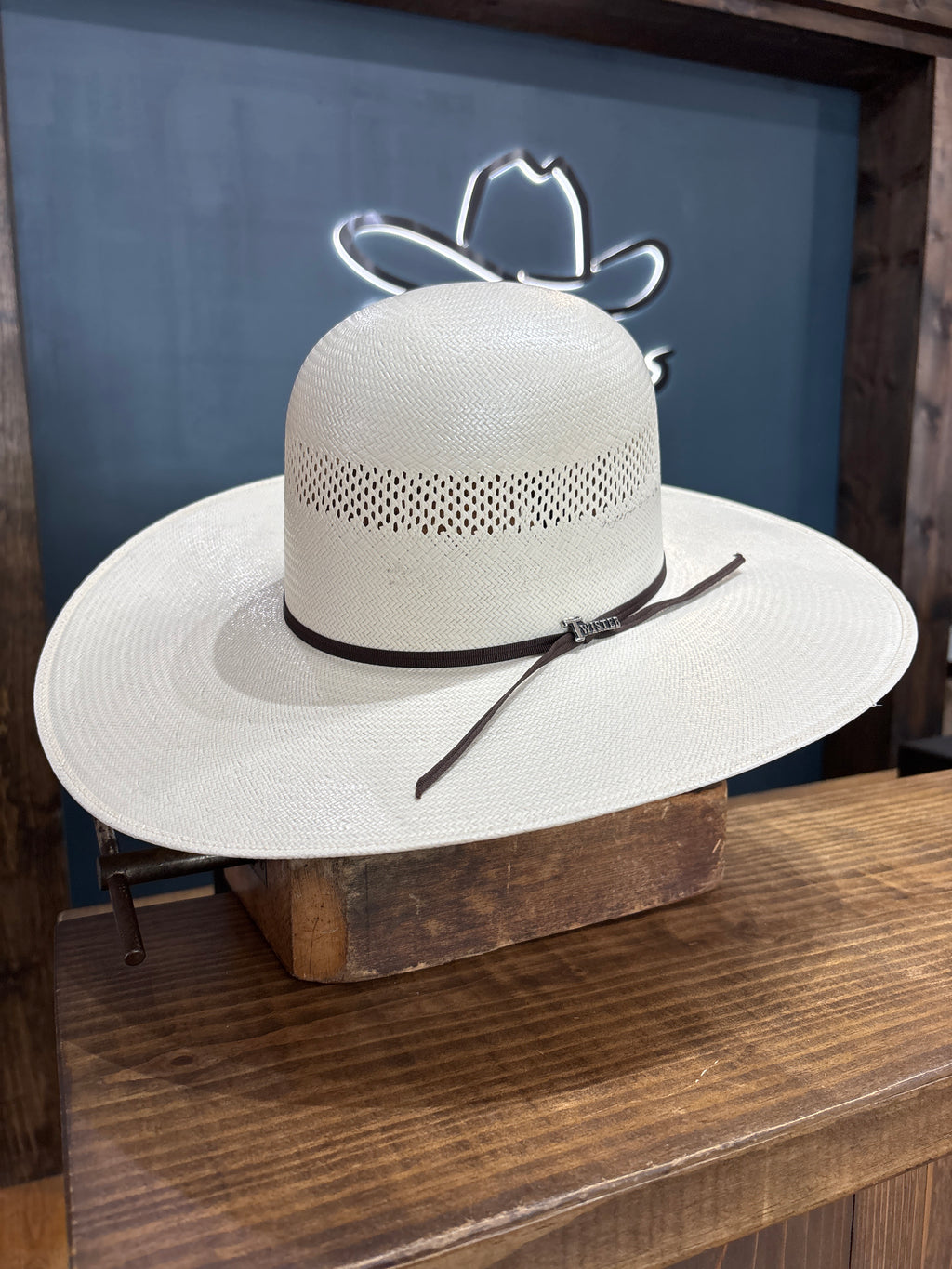 Twister T7377 5 inch brim