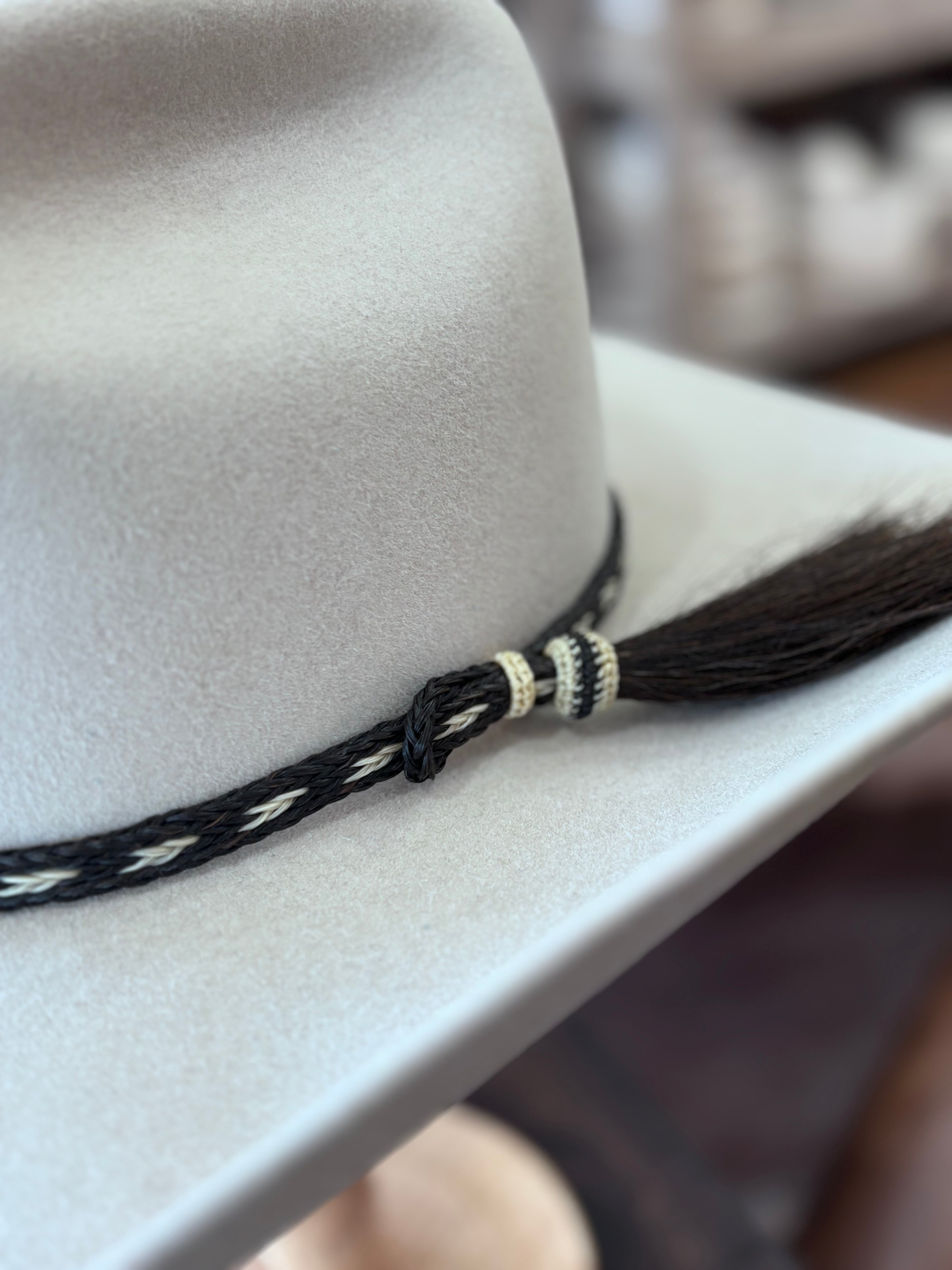 Hatband- Horsehair with single Tassel