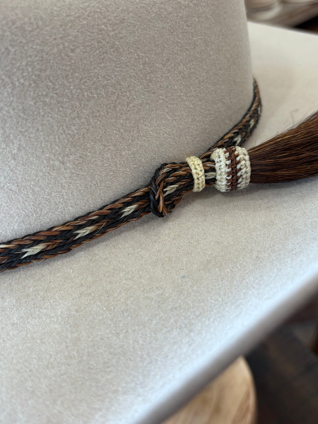 Hatband- Horsehair with single Tassel