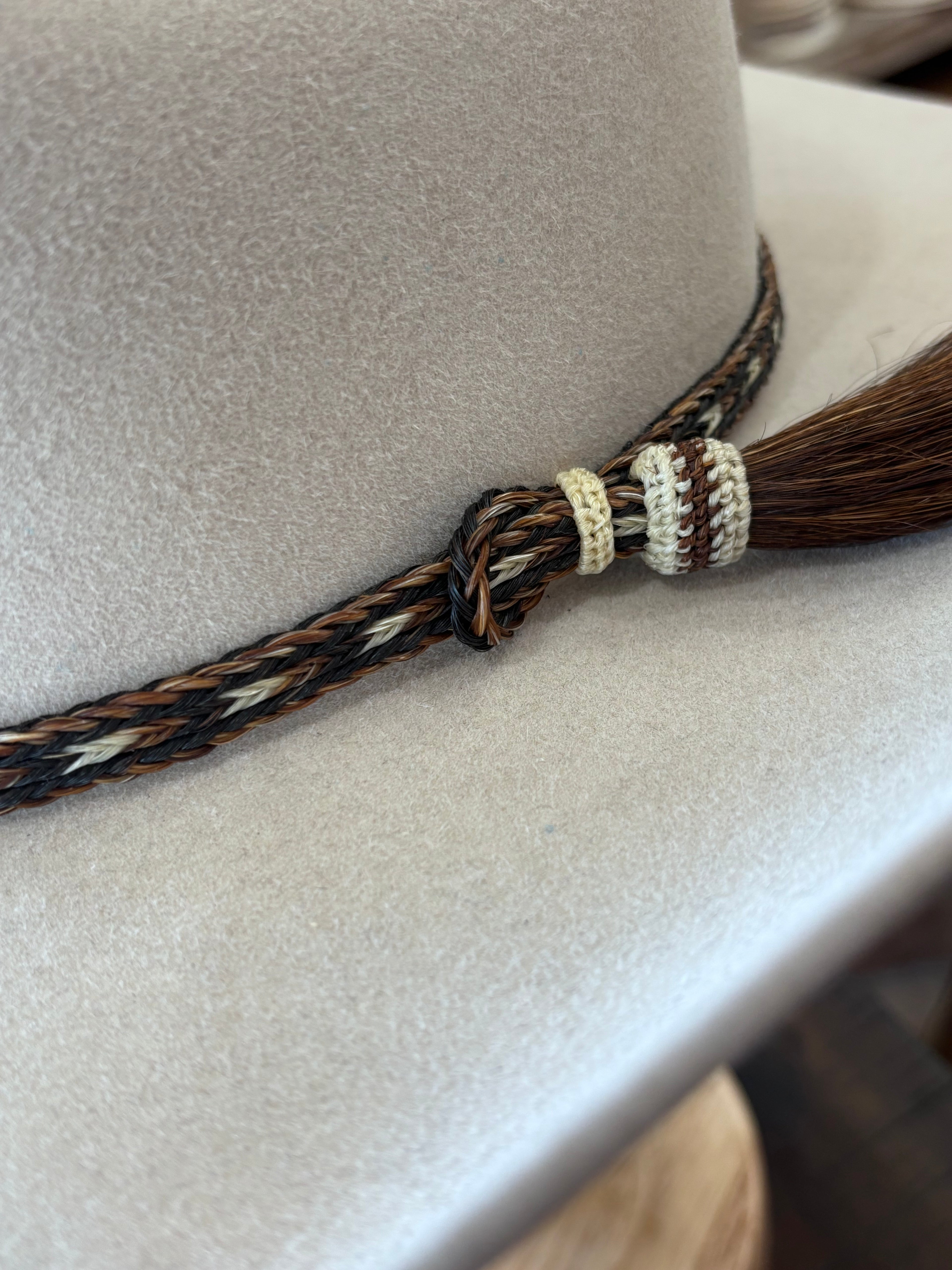 Hatband- Horsehair with single Tassel