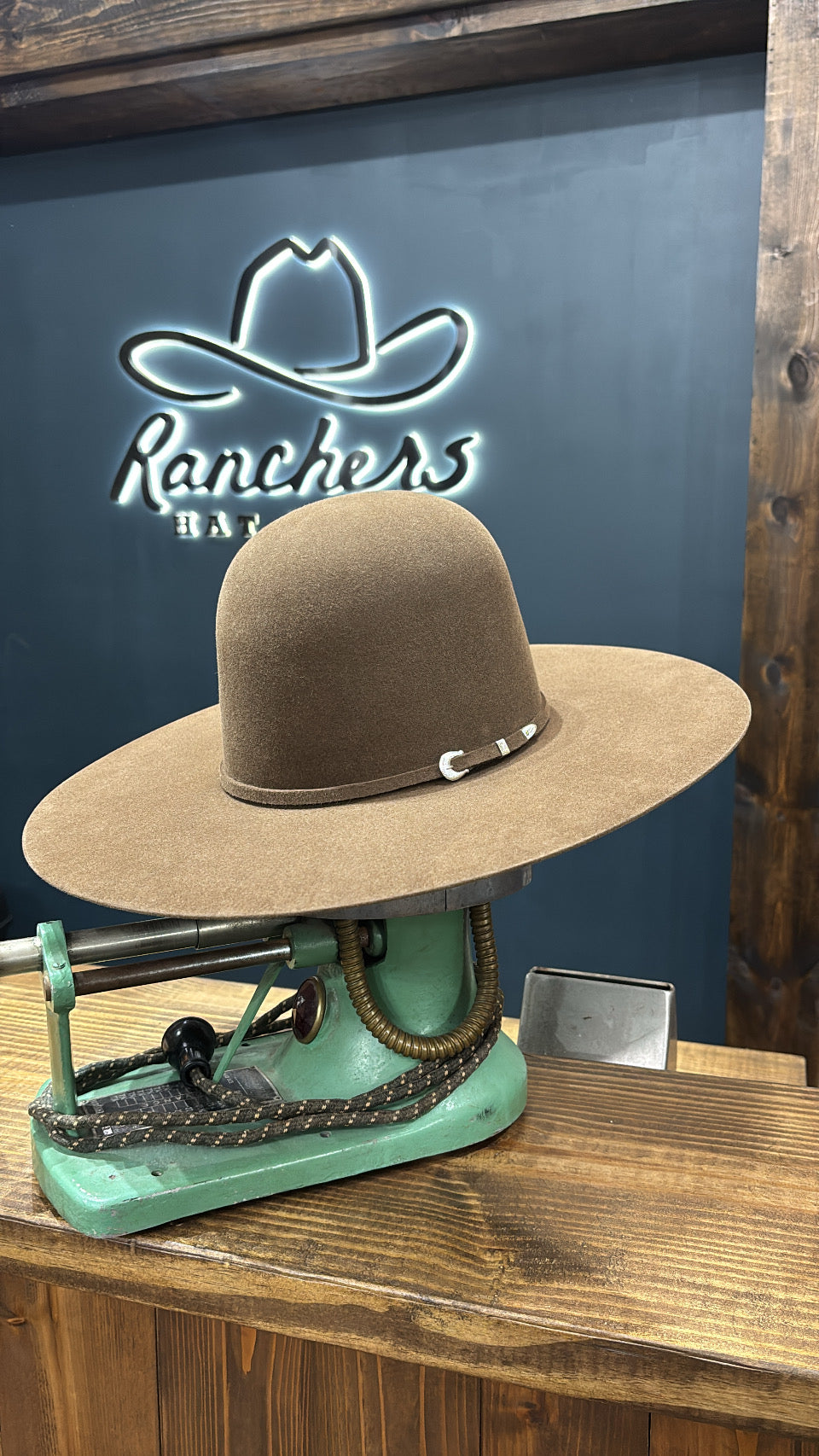 Serratelli 10x Walnut