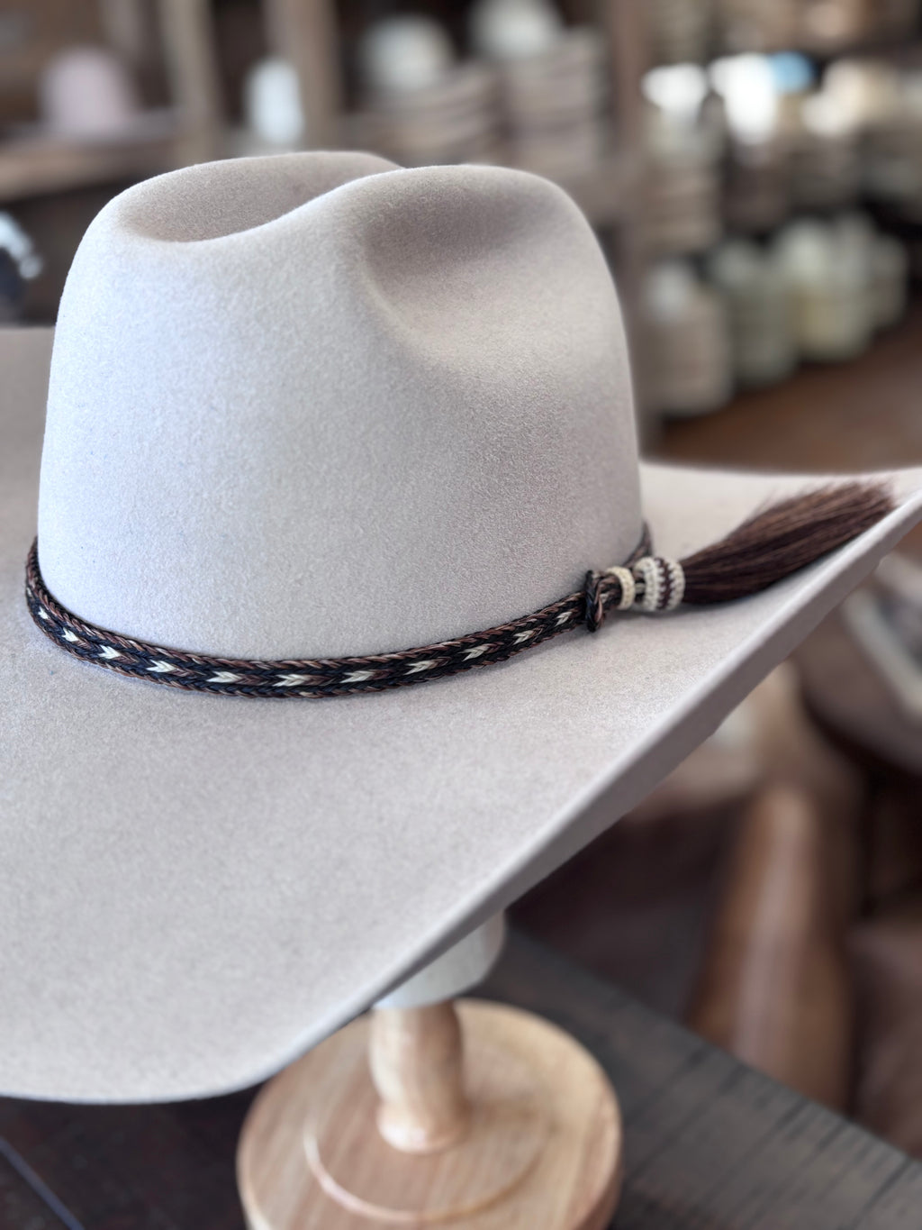 Hatband- Horsehair with single Tassel